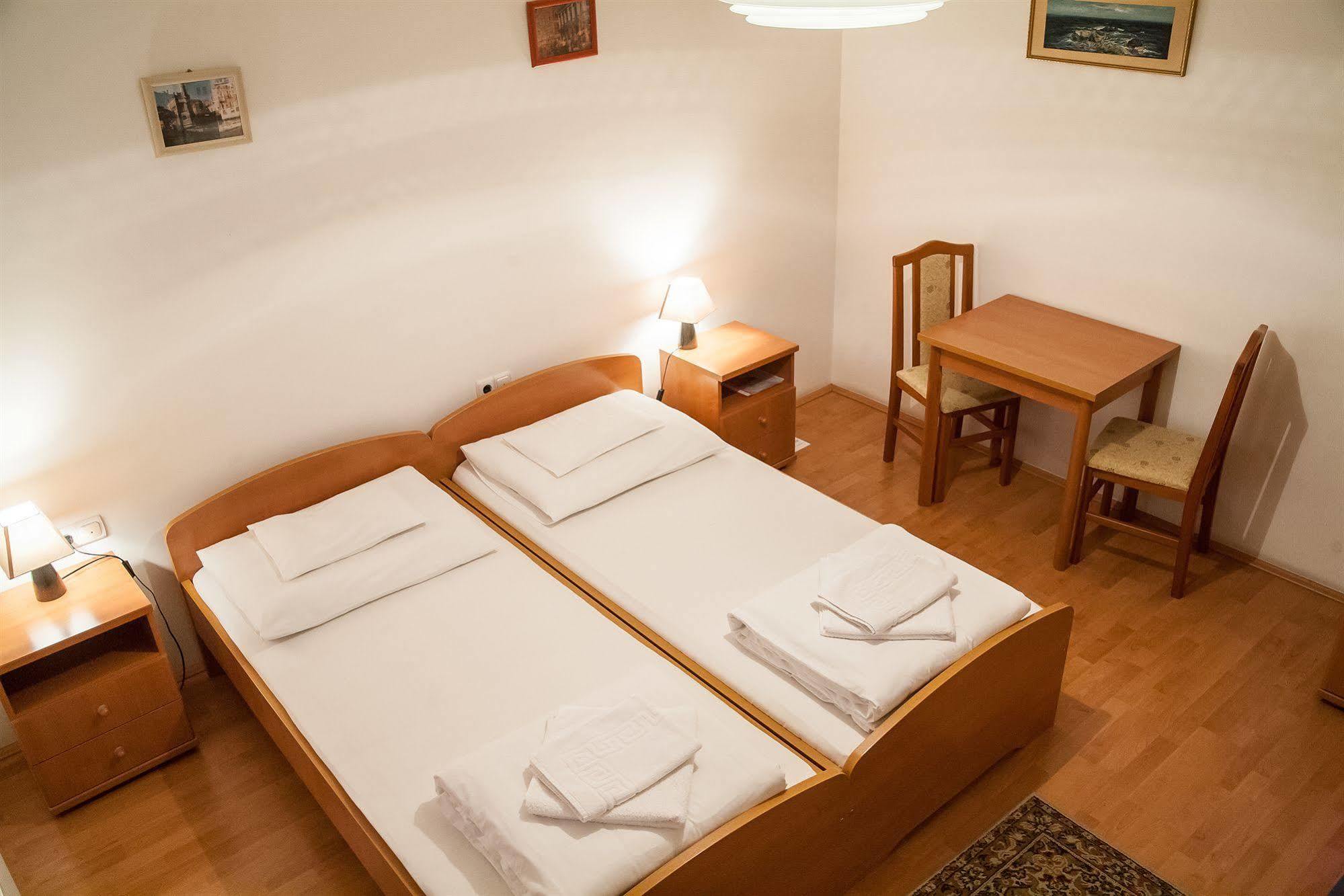 Bed and Breakfast Malom Panzio Kiskunfélegyháza Exterior foto