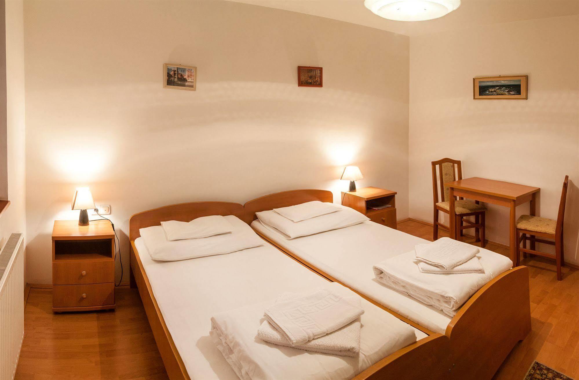 Bed and Breakfast Malom Panzio Kiskunfélegyháza Exterior foto