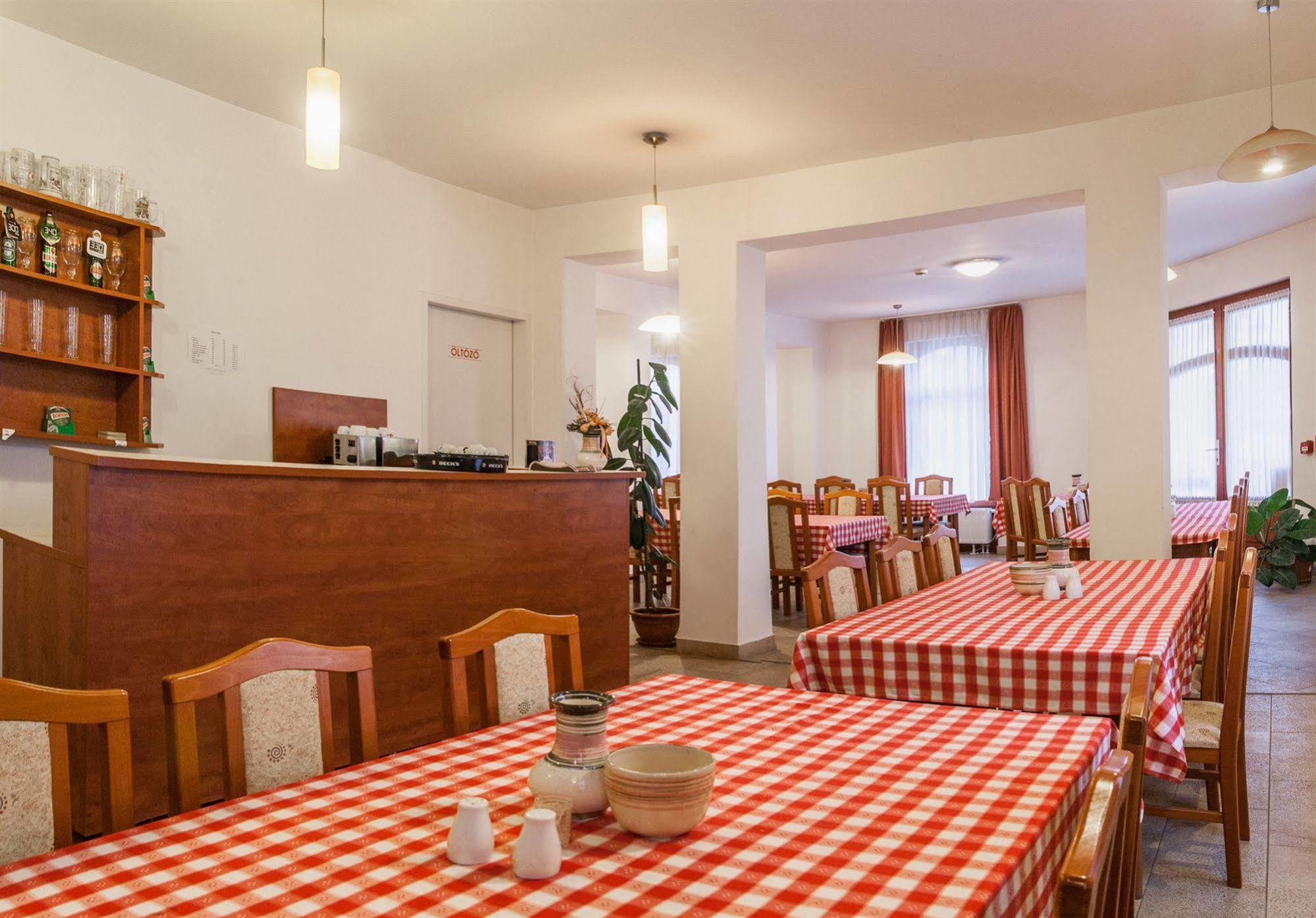 Bed and Breakfast Malom Panzio Kiskunfélegyháza Exterior foto