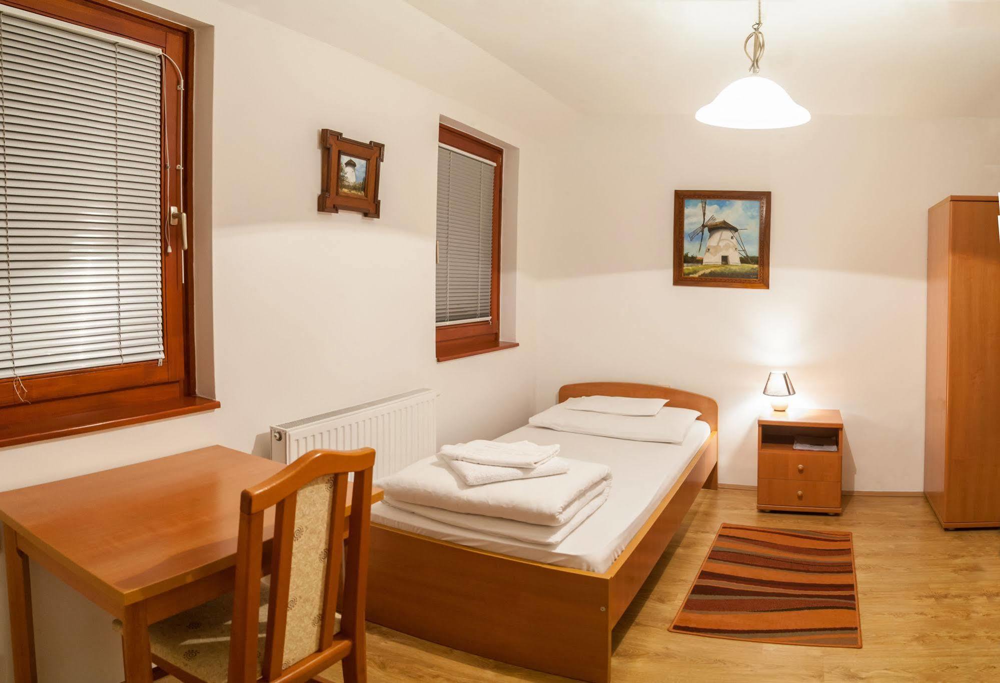 Bed and Breakfast Malom Panzio Kiskunfélegyháza Exterior foto