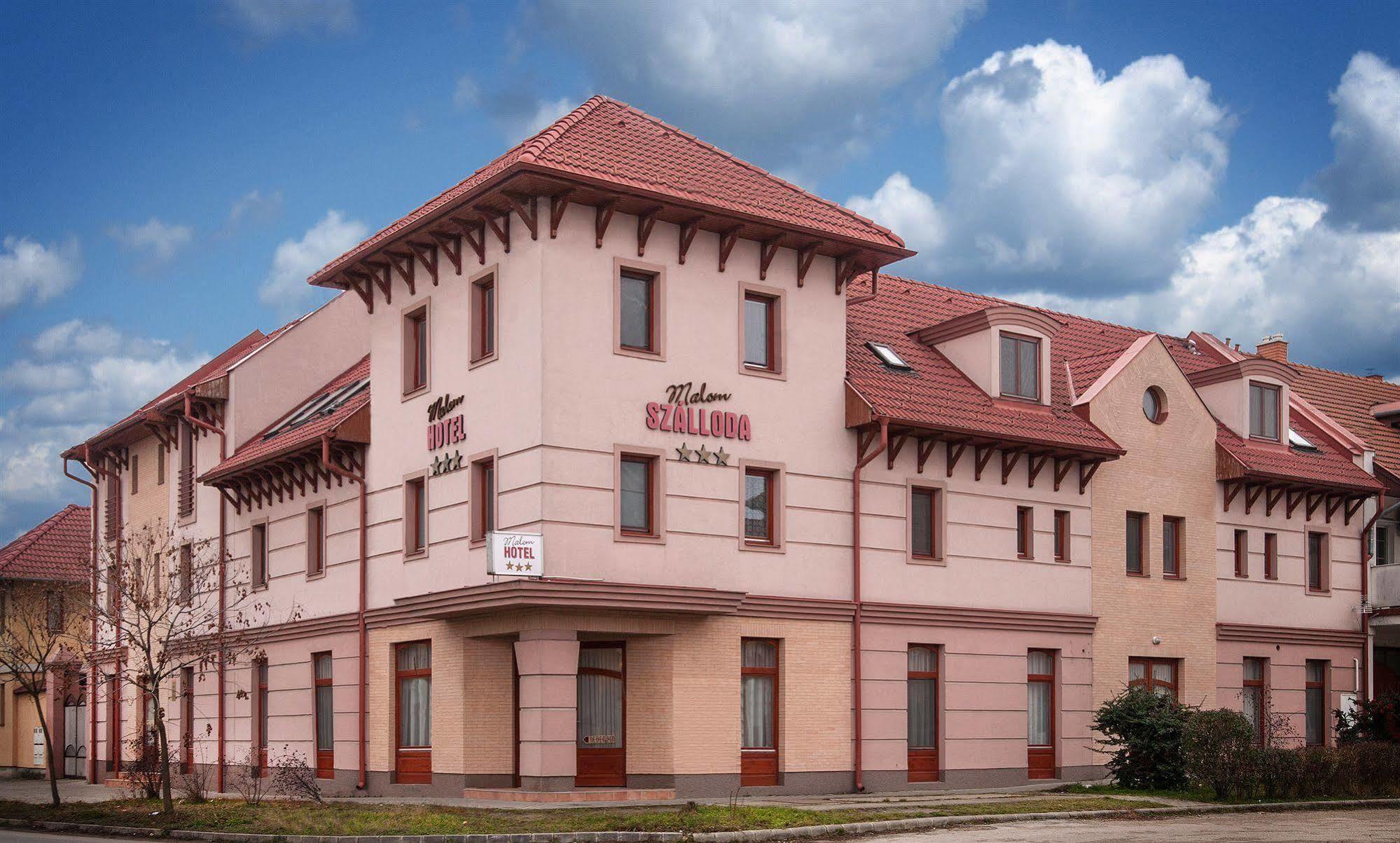 Bed and Breakfast Malom Panzio Kiskunfélegyháza Exterior foto